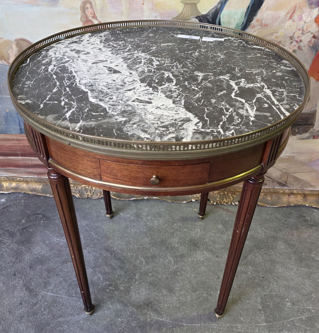 A fine Bouillotte Table 